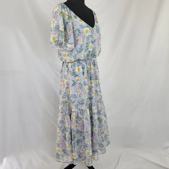 ALL IN FAVOR Flowy V Neck Flutter Sleeve Light Blue Floral MIDI Dress - Picture 3 of 8